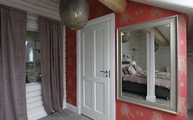 Sara'S Bed And Breakfast